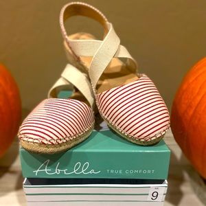 Red and brown Abella wedges